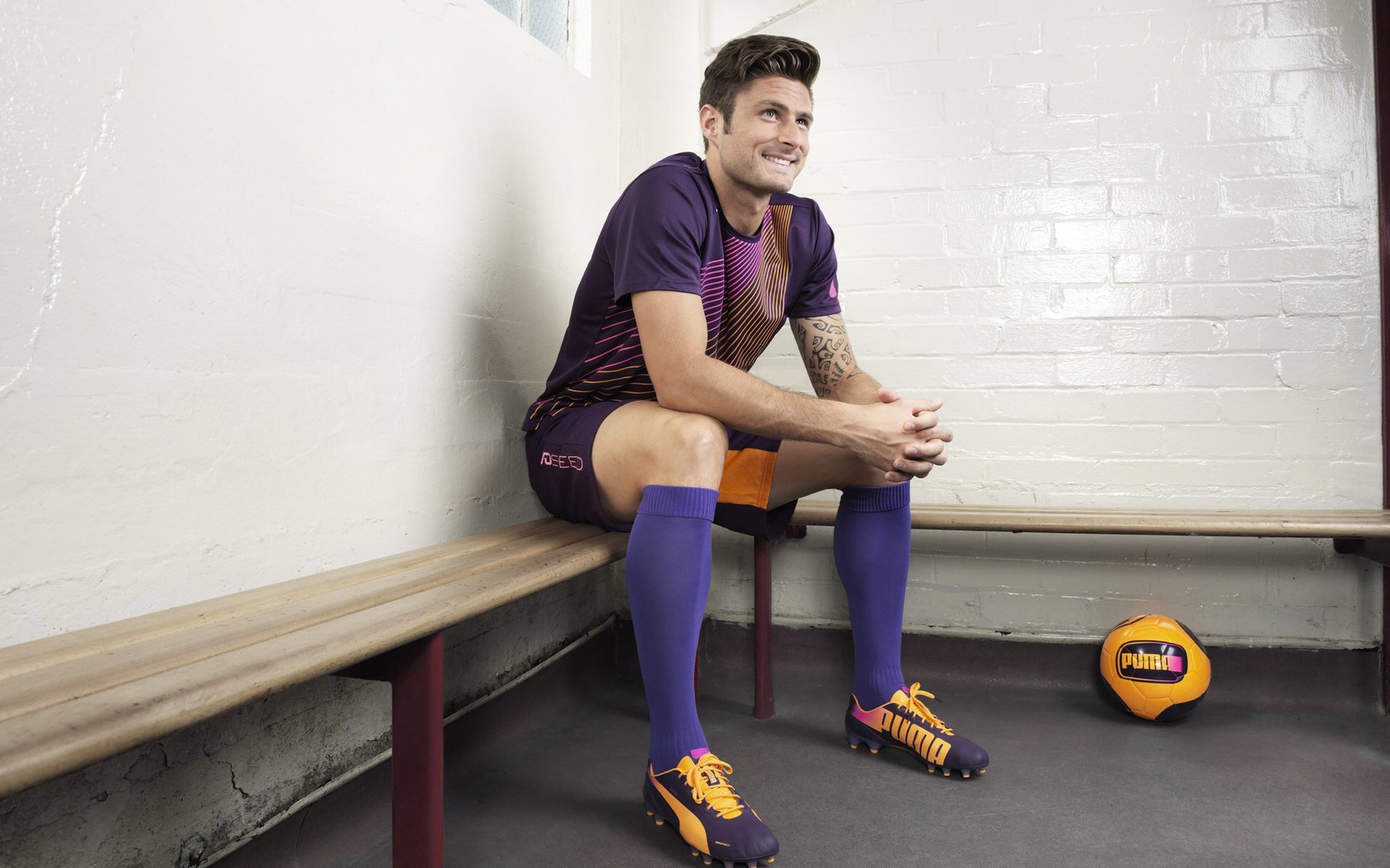 曼联战术调整获佳绩,笑傲咫尺之遥,曼联最经典的比赛