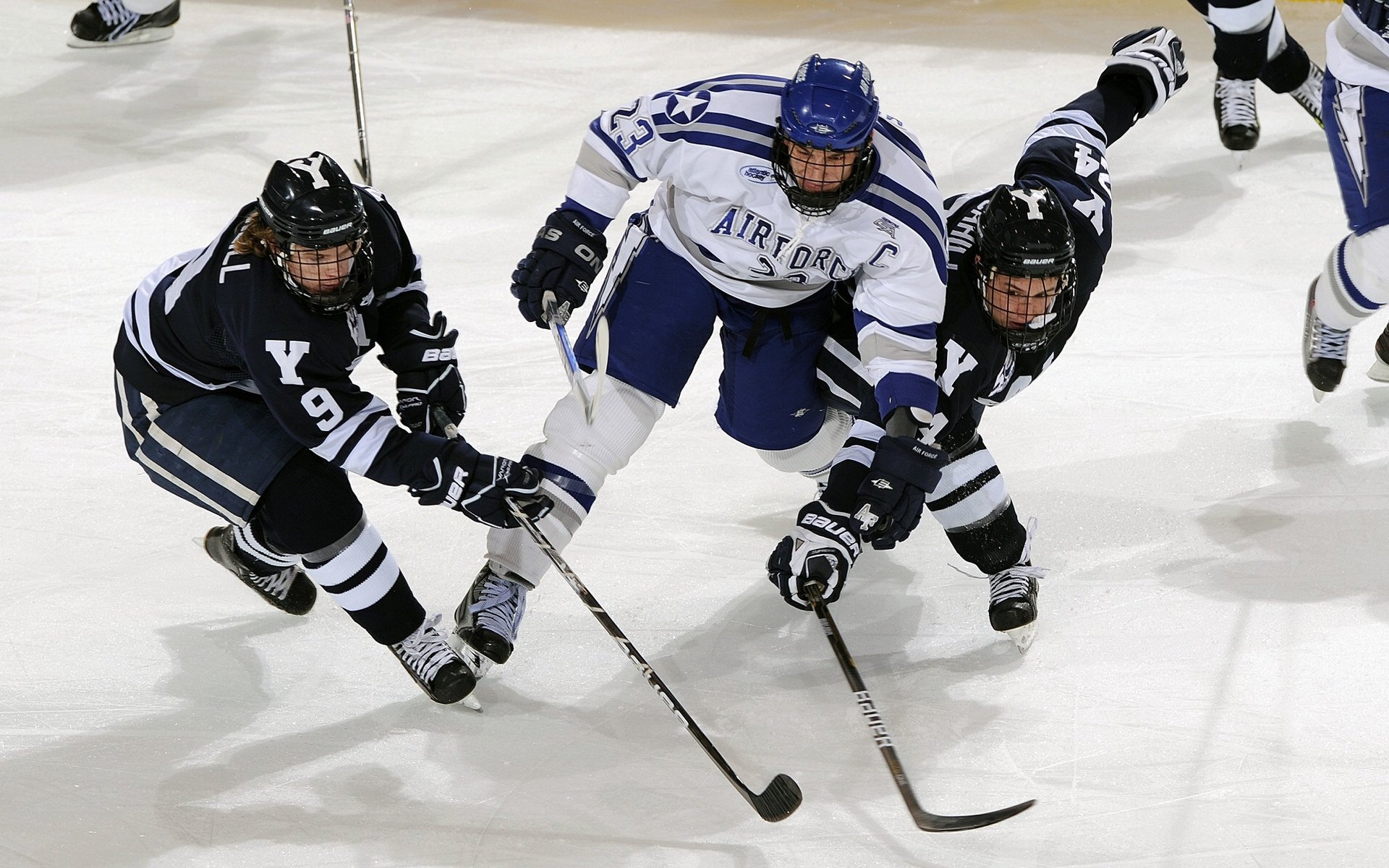 “迷你战术课：快攻与阵地战的最终较量”，快攻阵地什么意思